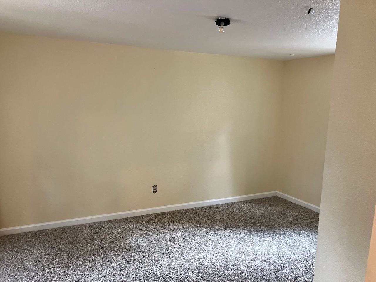 2498 Armstrong Ave - Photo 4 of 13