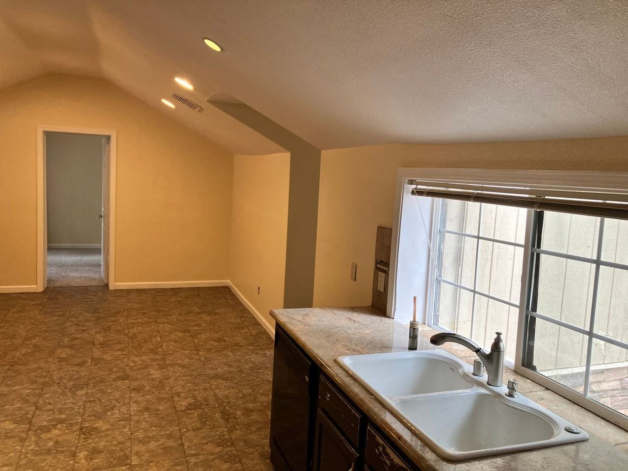 2498 Armstrong Ave - Photo 5 of 13