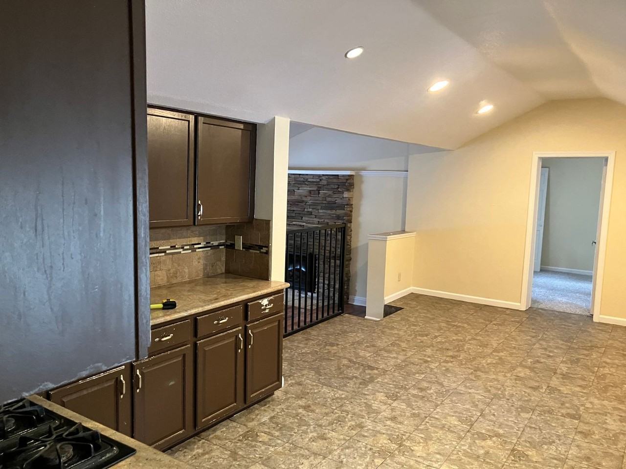 2498 Armstrong Ave - Photo 6 of 13