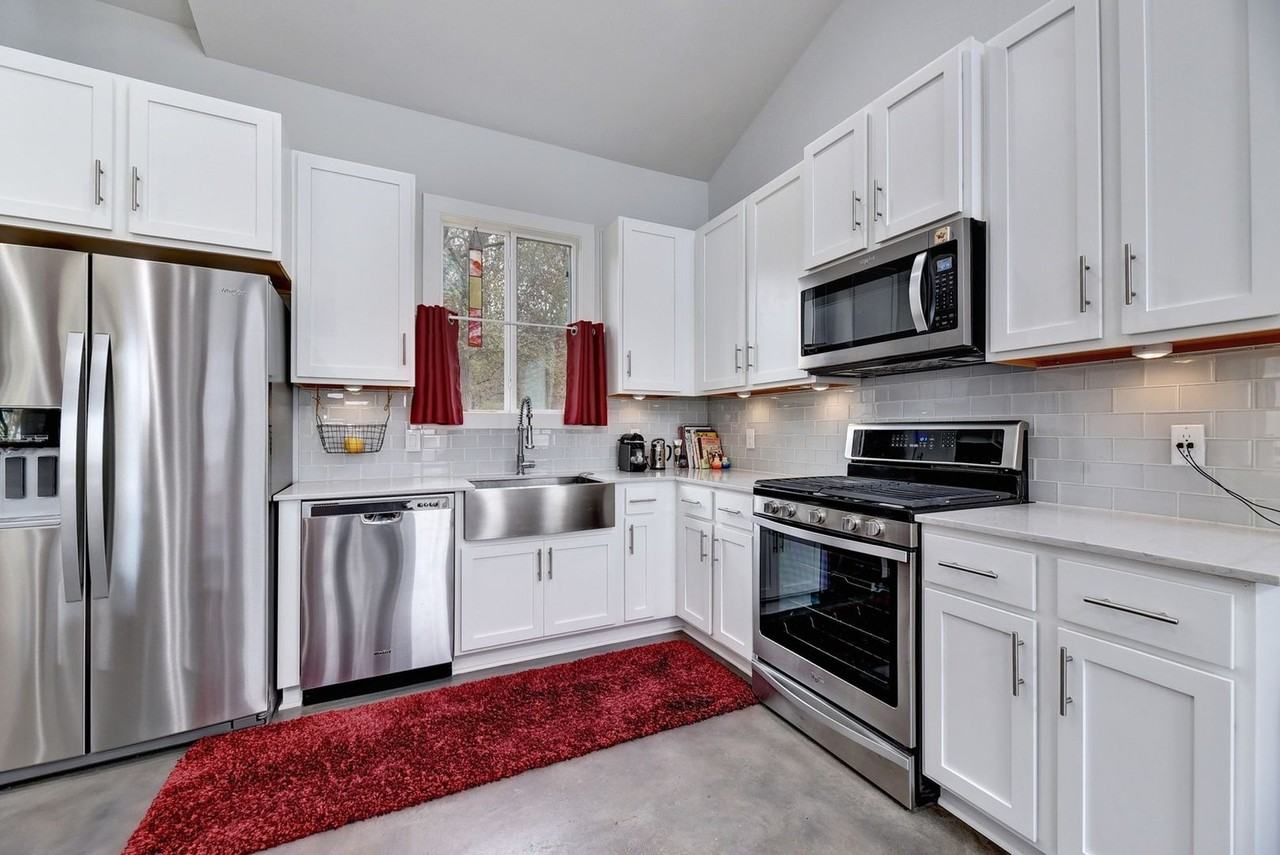 1205 Cometa St - Photo 2 of 24