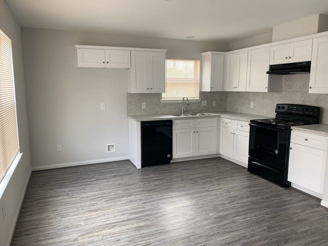 312 De Haven St - Photo 3 of 19