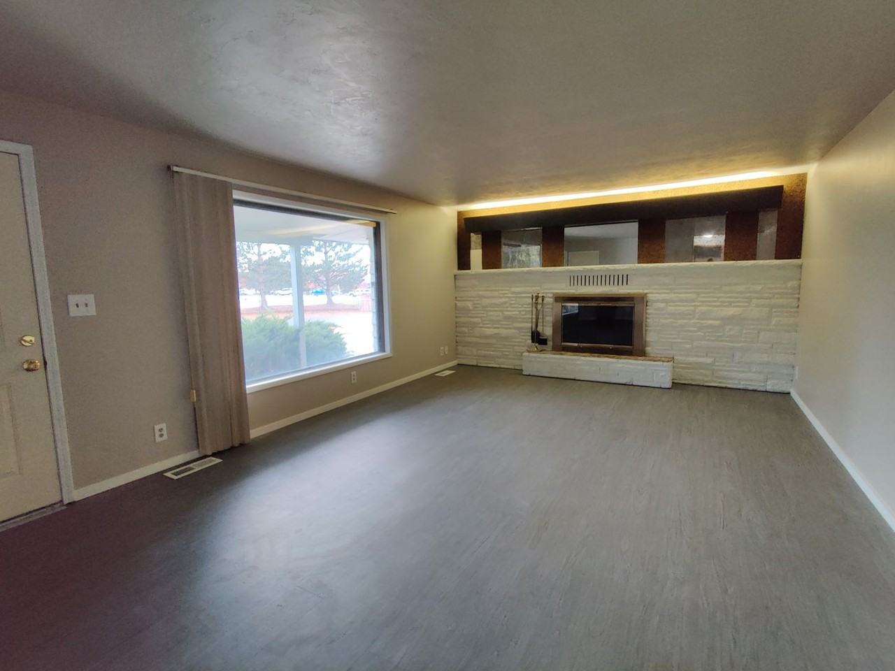 7528 W Umatilla Ave - Photo 3 of 27