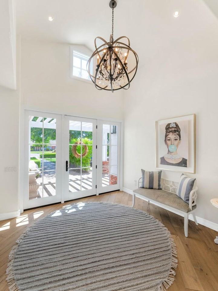 4202 N 64th St - Photo 4 of 35