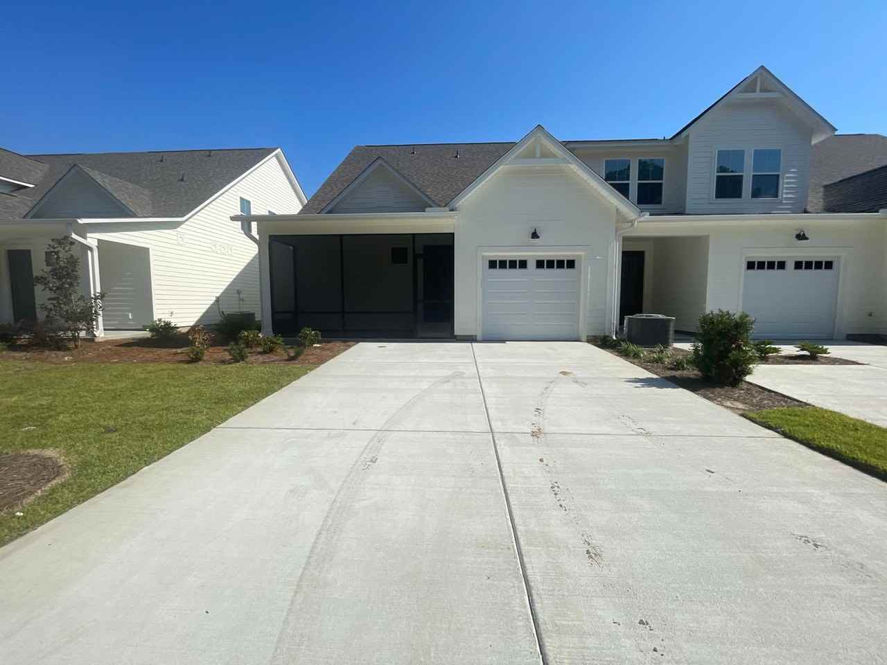 308 Bleecker St S - Photo 4 of 46