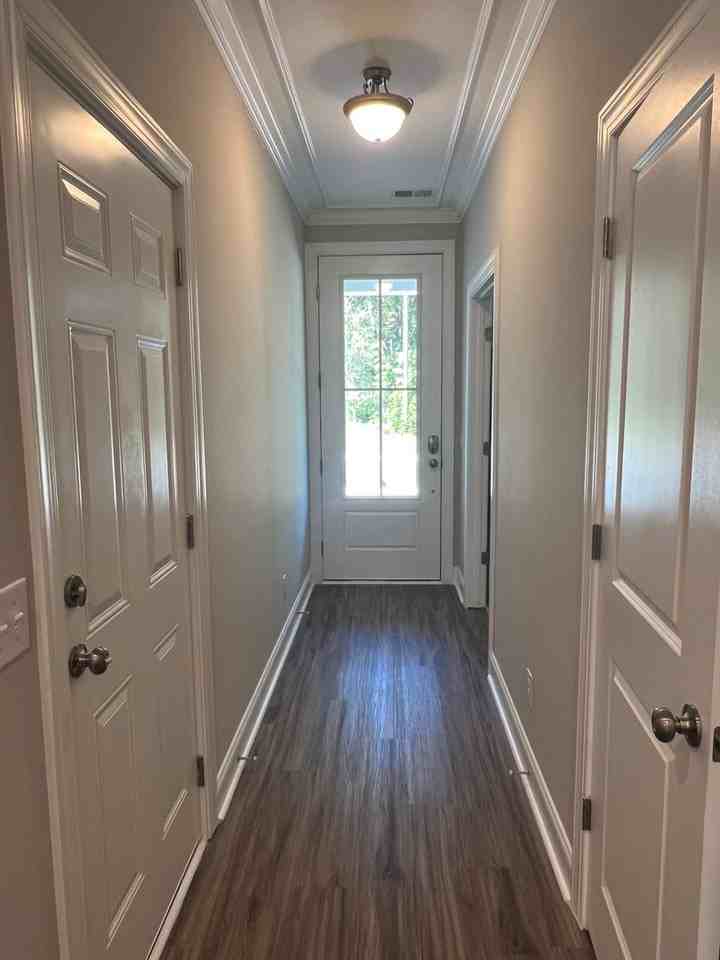 308 Bleecker St S - Photo 7 of 46