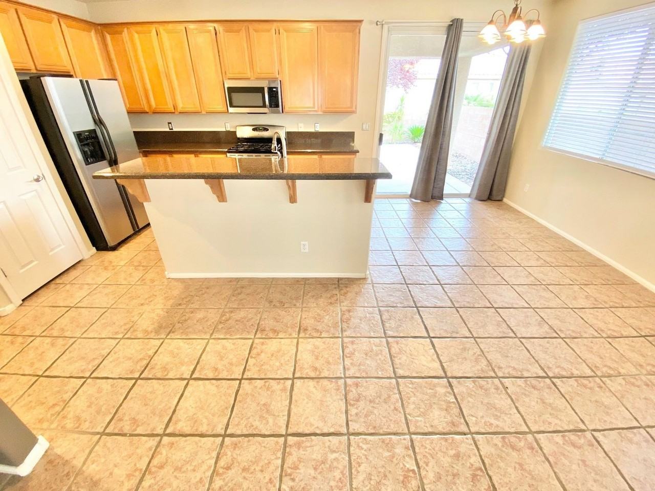 208 Depaul Ct - Photo 7 of 29