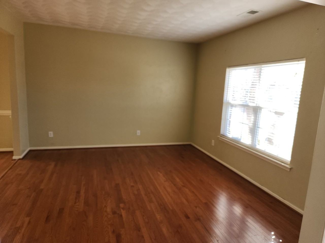 1140 Stockleybridge Dr - Photo 3 of 15