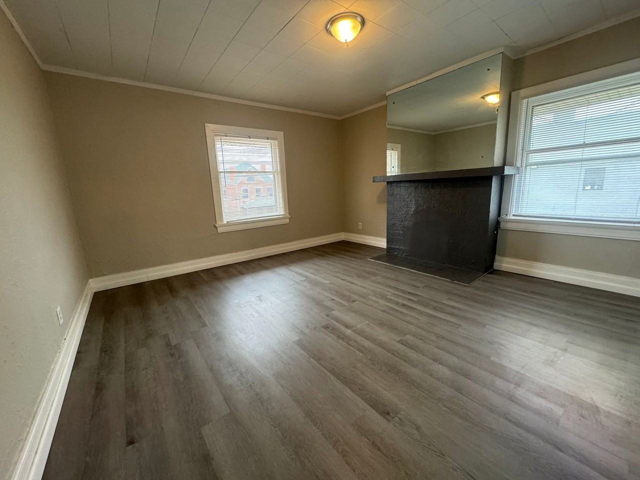 JRO - 1736 E. 3rd St. - Photo 3 of 7