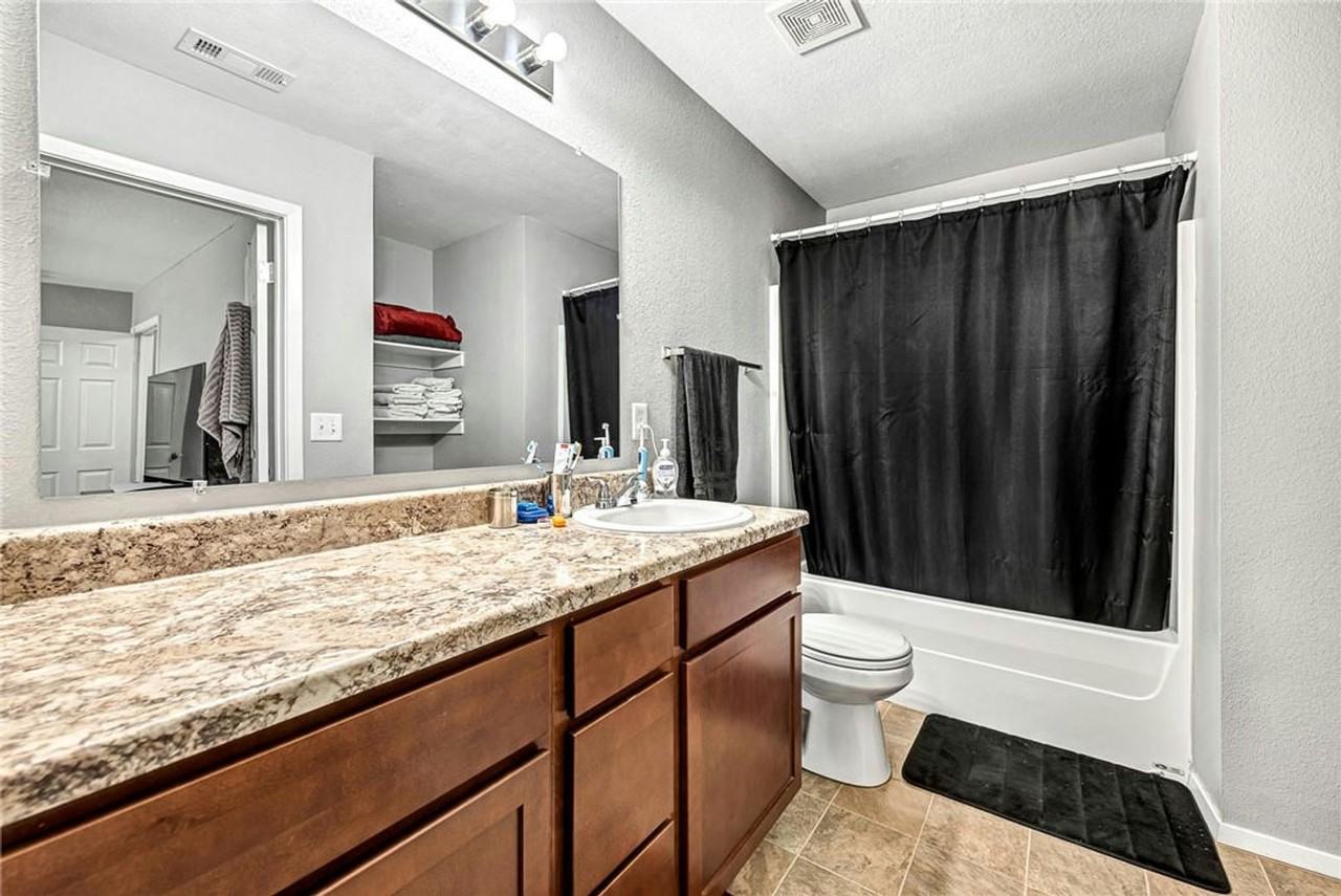 716 Nw 70th Ave - Photo 7 of 11