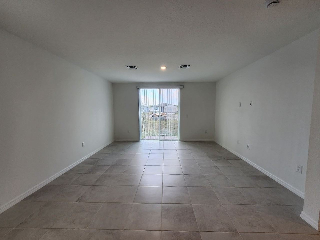 4442 Rapallo Ave - Photo 6 of 31