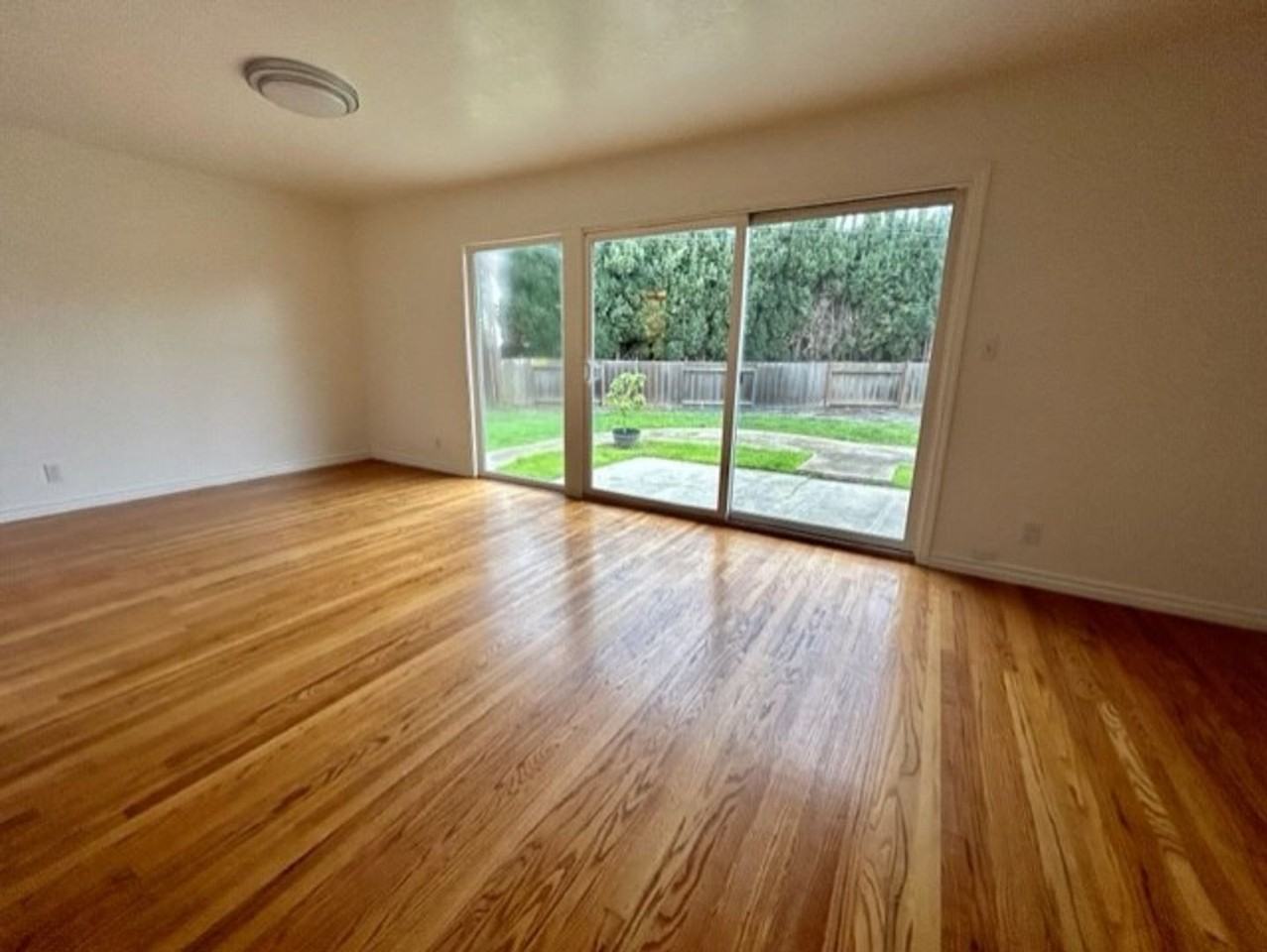 38067 Archer Ct - Photo 2 of 17