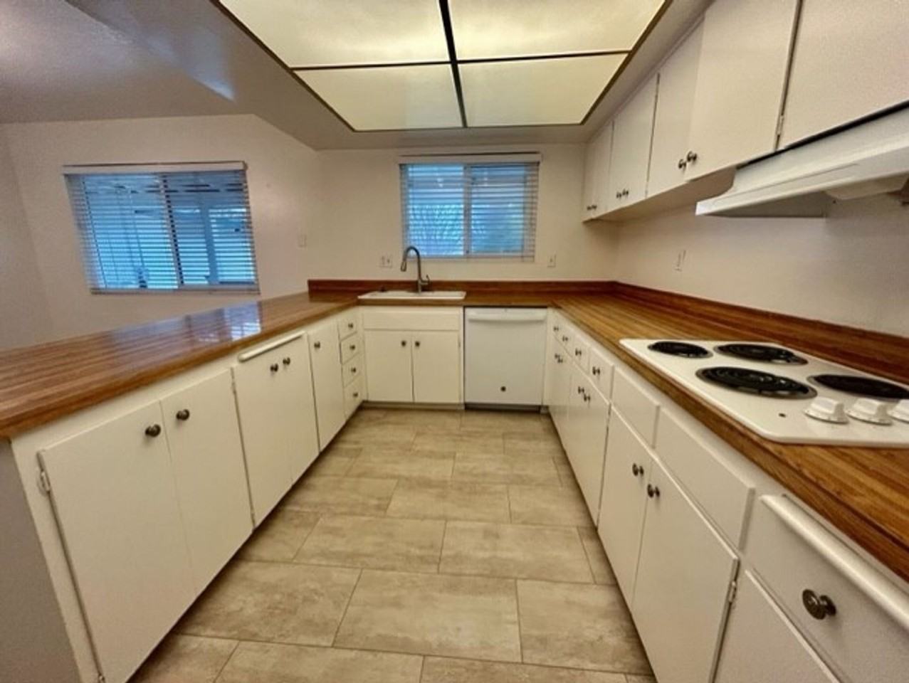 38067 Archer Ct - Photo 3 of 17