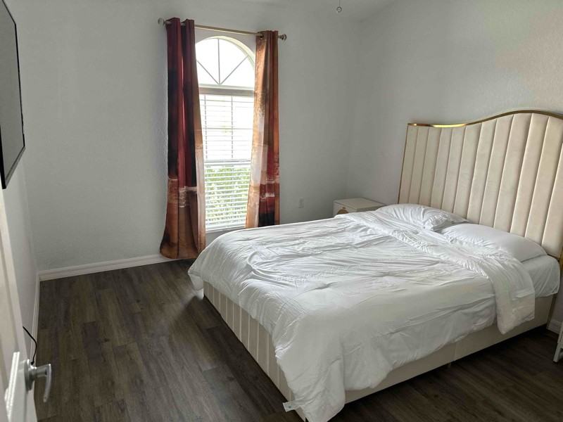 937 Highland Meadows St - Photo 5 of 12