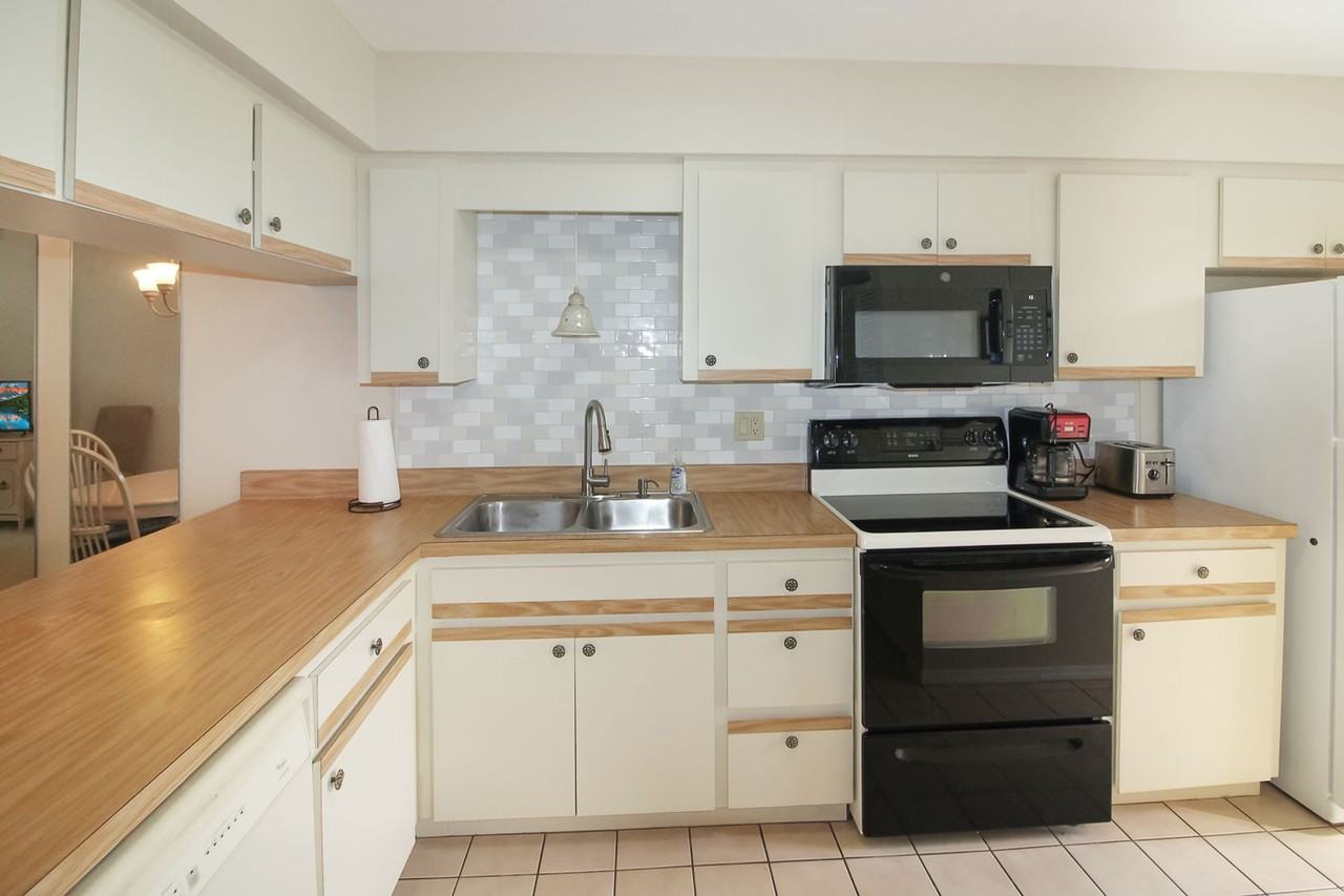 928 Capri Isles Blvd #231 - Photo 3 of 16