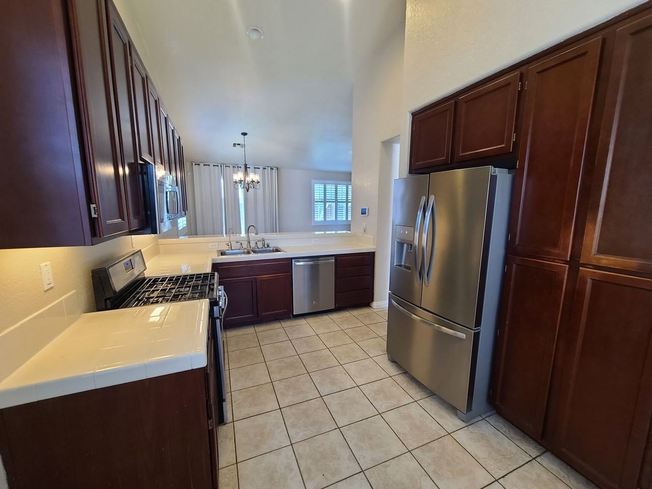 1250 Meadowview Ave - Photo 2 of 17