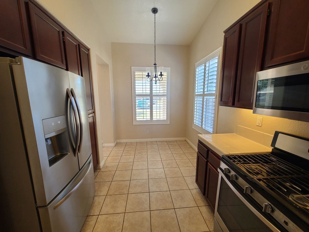 1250 Meadowview Ave - Photo 3 of 17