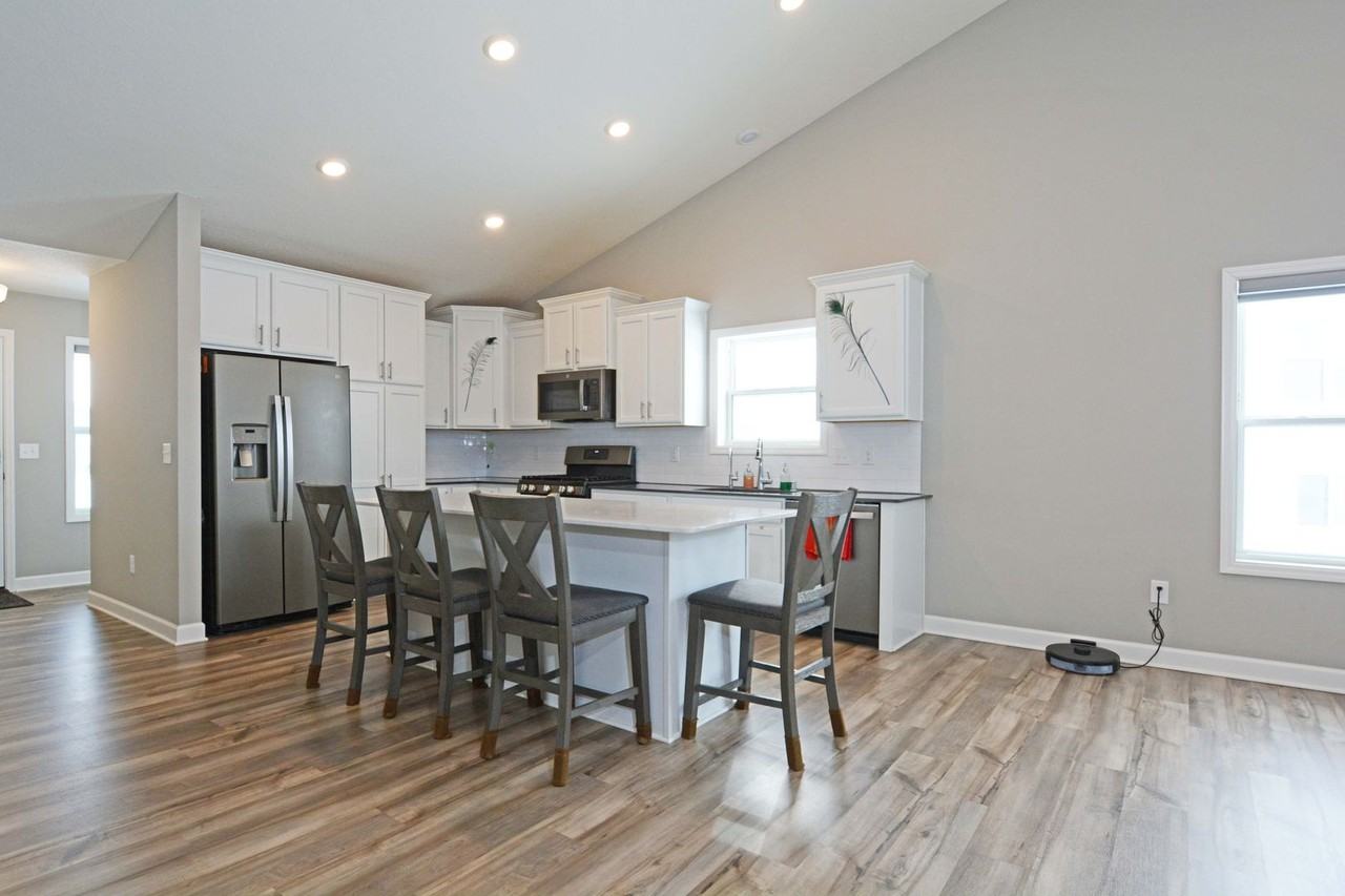 1438 Nutmeg Cir - Photo 3 of 21