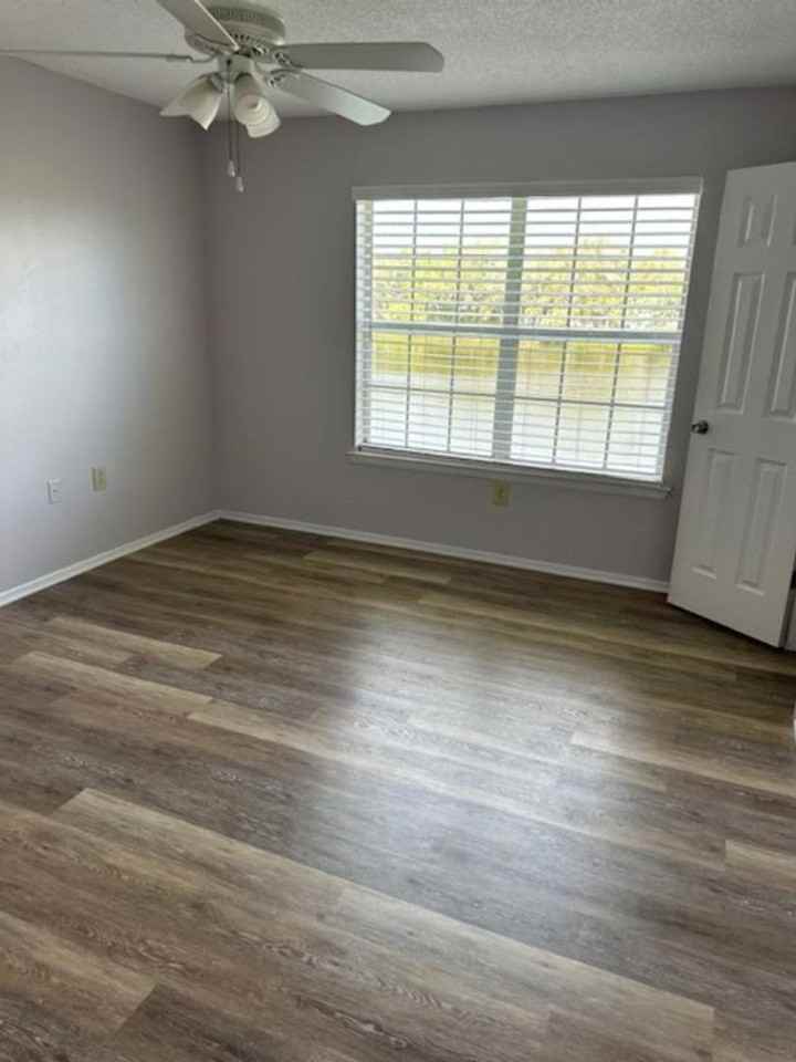 1225 Bermuda Lakes Lane - Photo 6 of 8