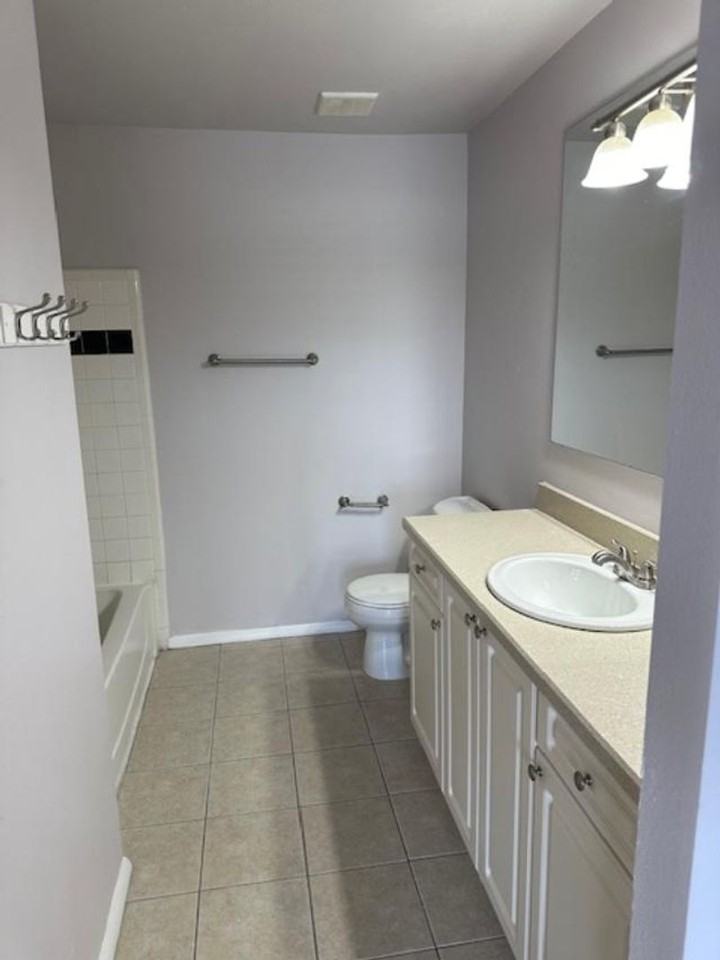 1225 Bermuda Lakes Lane - Photo 7 of 8