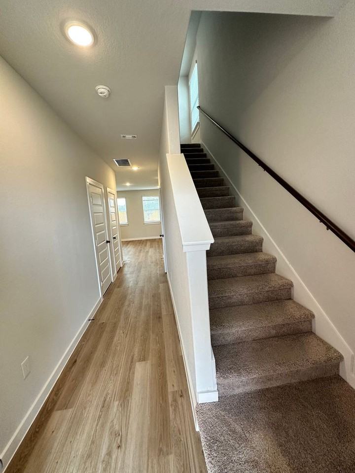 14607 Emerio Dr - Photo 7 of 25