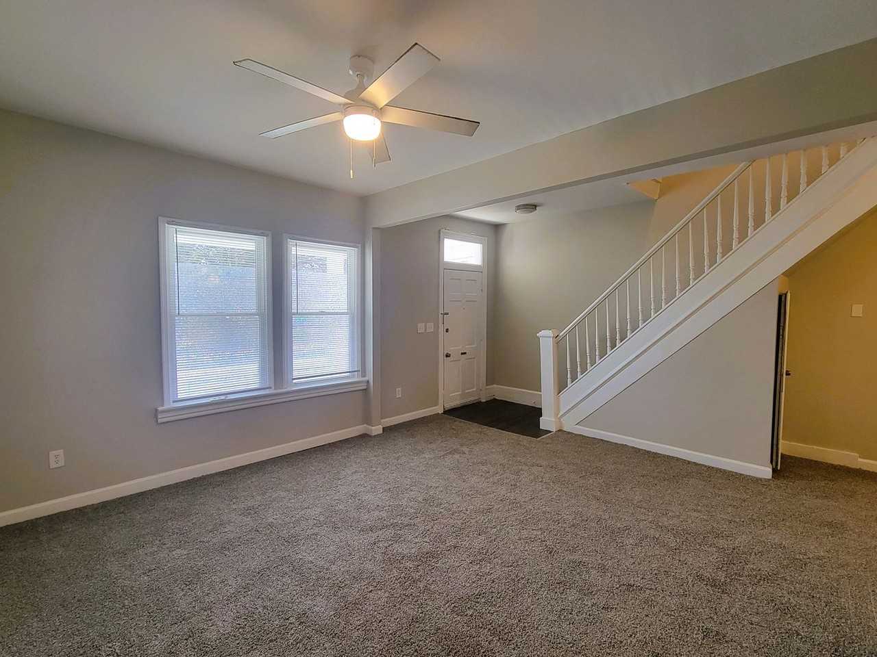 1709 Everett St - Photo 2 of 18