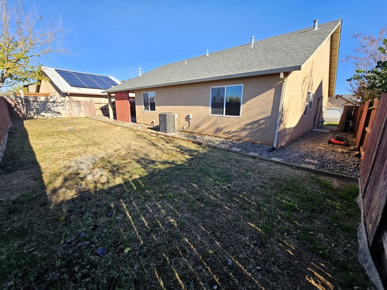216 N Alex Ln - Photo 3 of 32