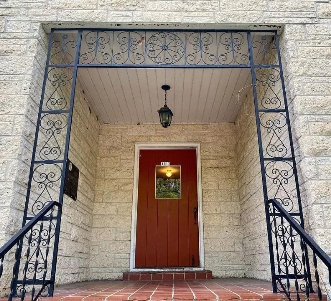 3300 Tom Green St - Photo 2 of 27