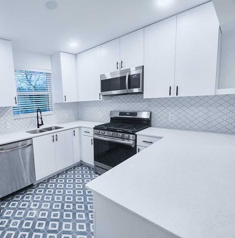 3300 Tom Green St - Photo 4 of 27