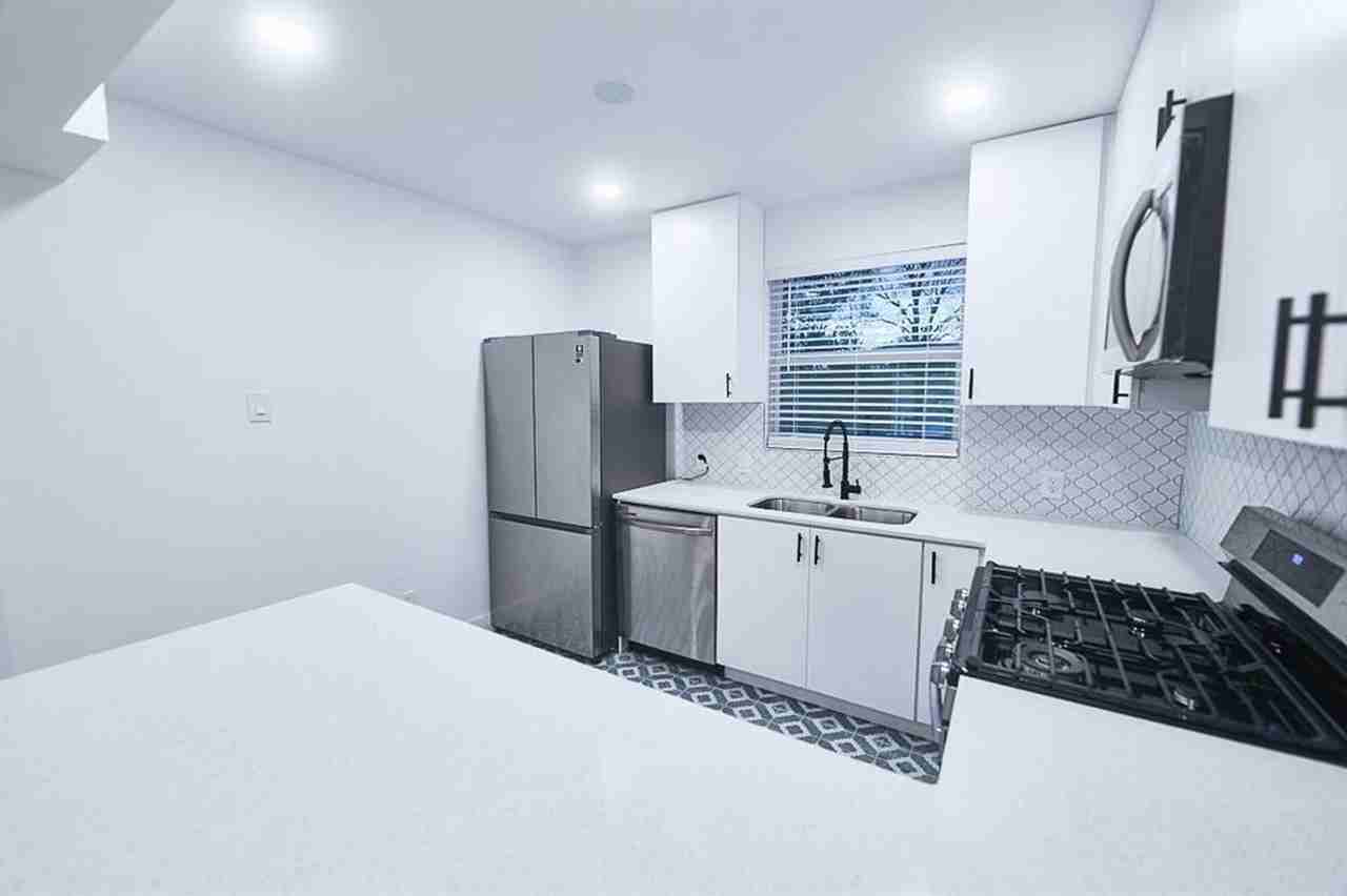 3300 Tom Green St - Photo 7 of 27