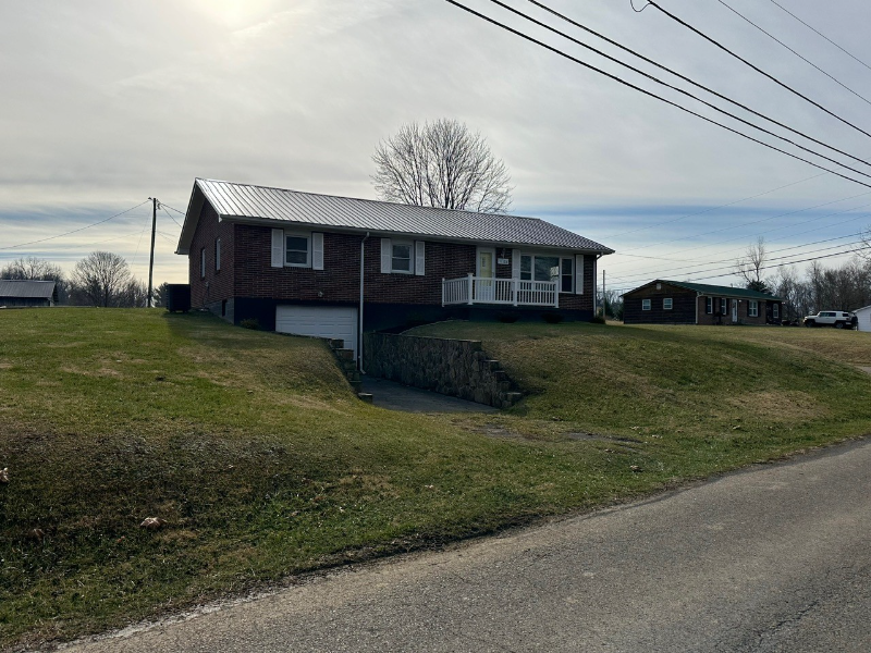 31126 Old Stage Rd - Photo 2 of 19