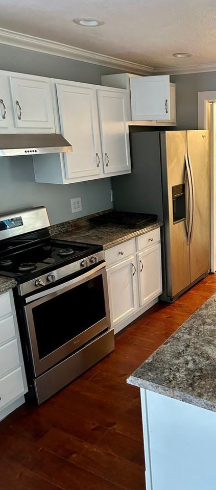 2842 Smithfield Rd - Photo 2 of 5