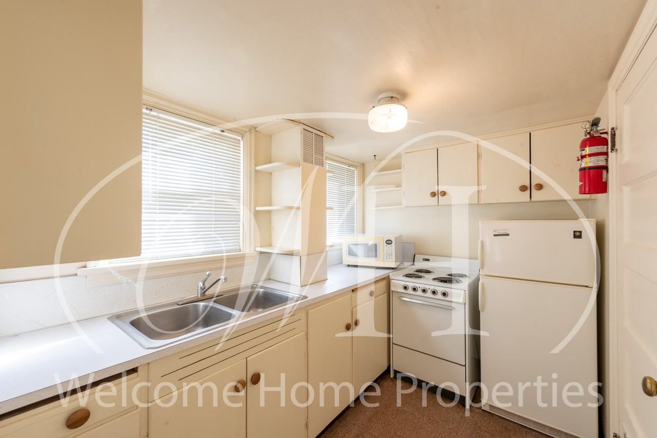 210 Se Birch Ave - Photo 4 of 13