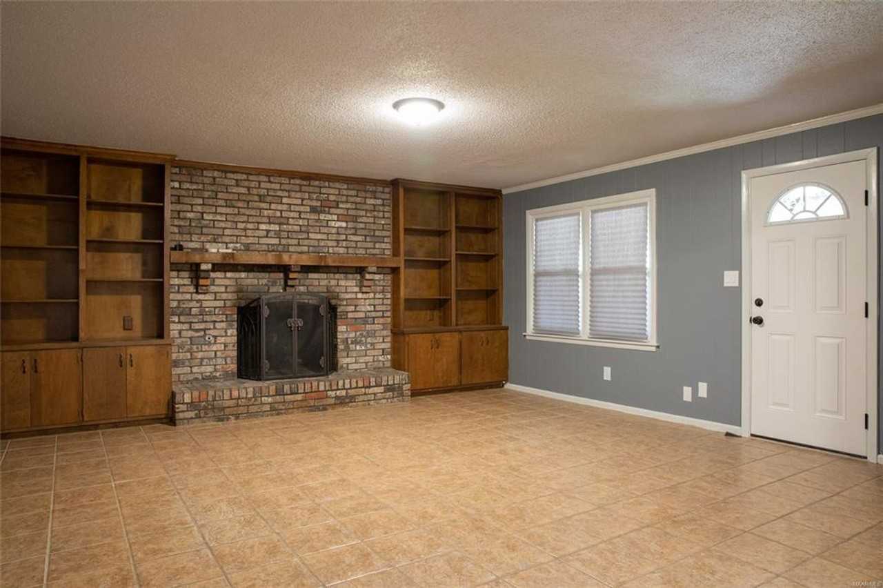 826 Greg Dr - Photo 2 of 19