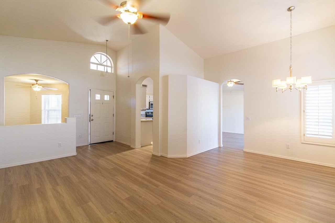 15202 W Vale Dr - Photo 3 of 19