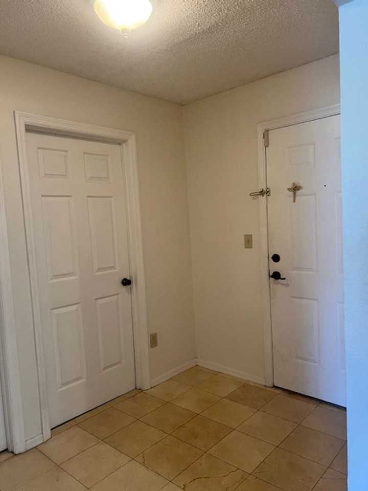 3108 Clubside Dr - Photo 3 of 42