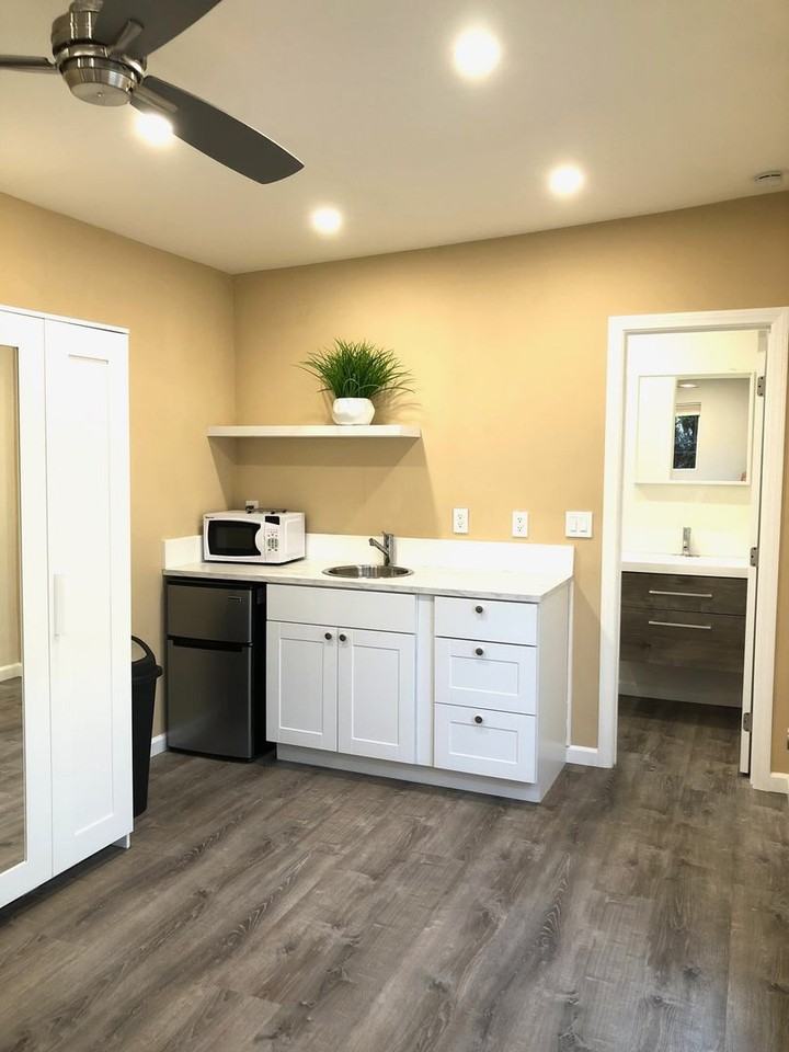 19437 Collier St - Photo 4 of 12