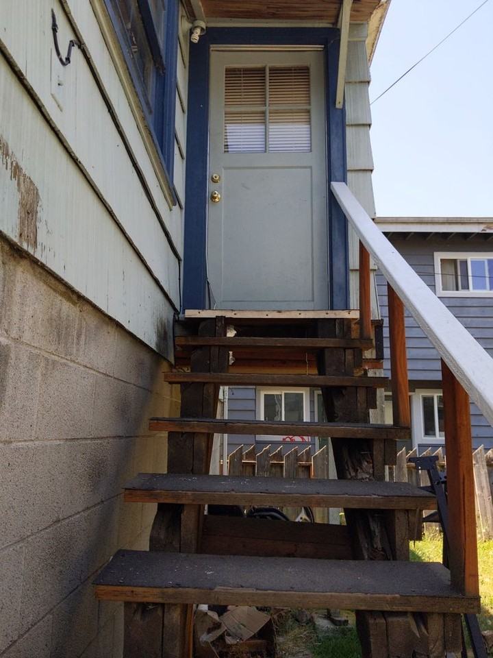 1566 1/2 Mill St - Photo 2 of 9