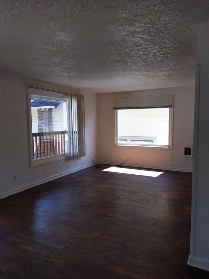 1566 1/2 Mill St - Photo 3 of 9