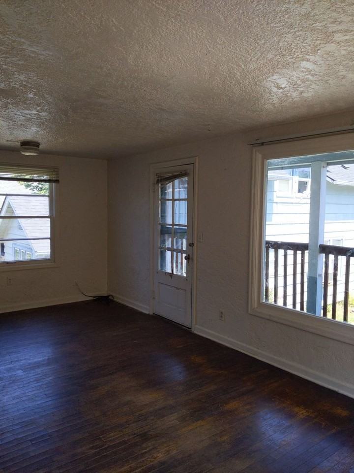 1566 1/2 Mill St - Photo 4 of 9
