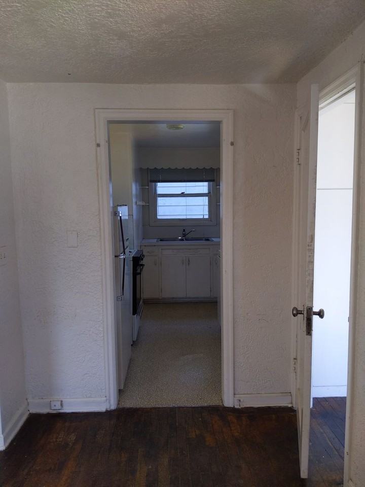 1566 1/2 Mill St - Photo 5 of 9
