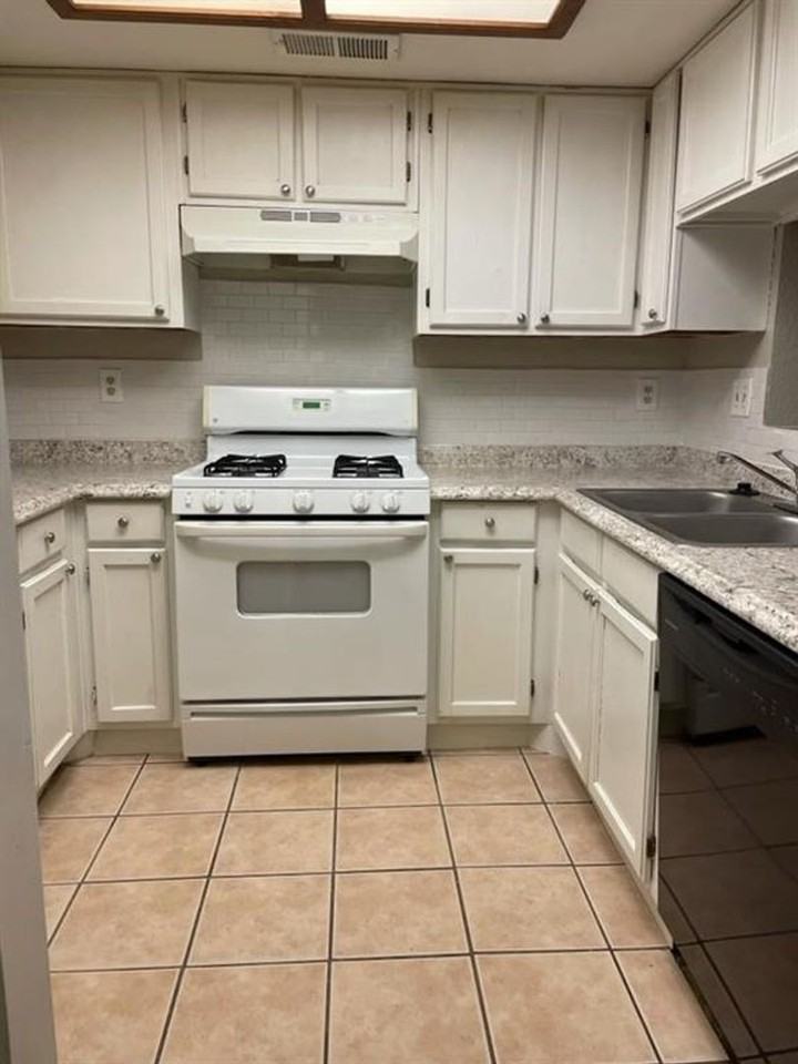 12307A Deer Falls Dr - Photo 3 of 23