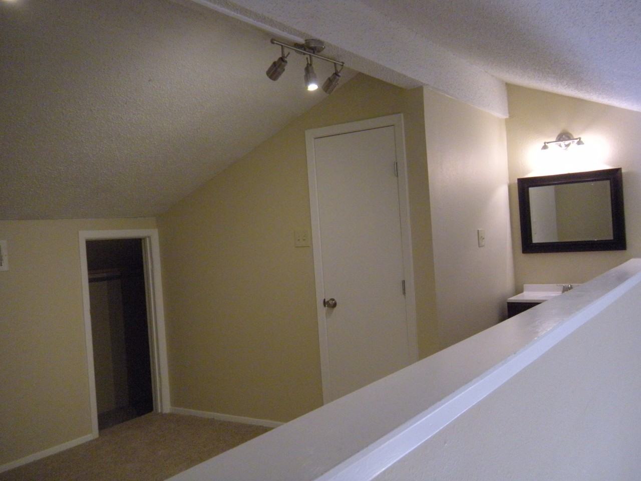 303 W 35th St - Photo 6 of 13