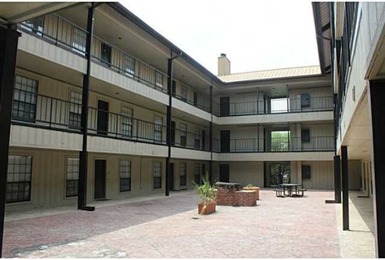 2401 Leon St #301 - Photo 3 of 30