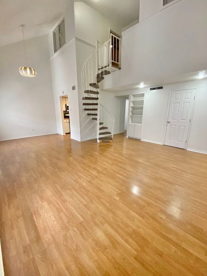 2401 Leon St #301 - Photo 5 of 30