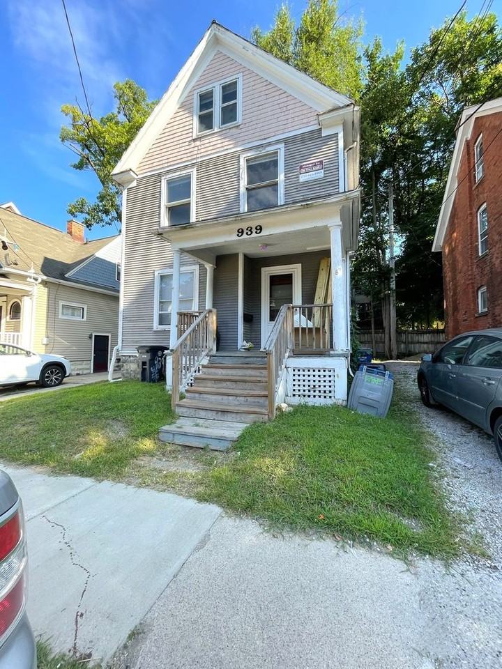 939 Greenwood Avenue