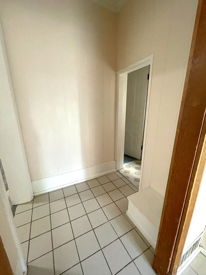 939 Greenwood Avenue - Photo 4 of 39