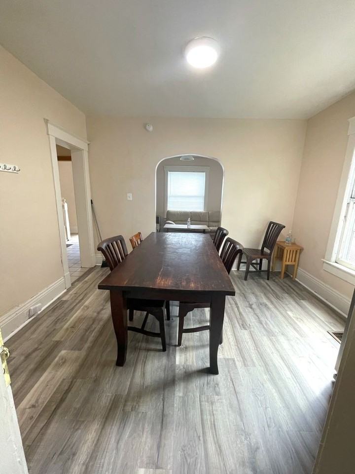 939 Greenwood Avenue - Photo 7 of 39