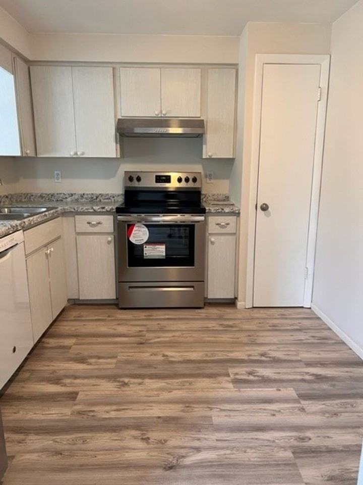 253 Alsace Ave - Photo 7 of 22