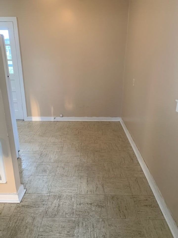 827 Olmstead Dr - Photo 4 of 10