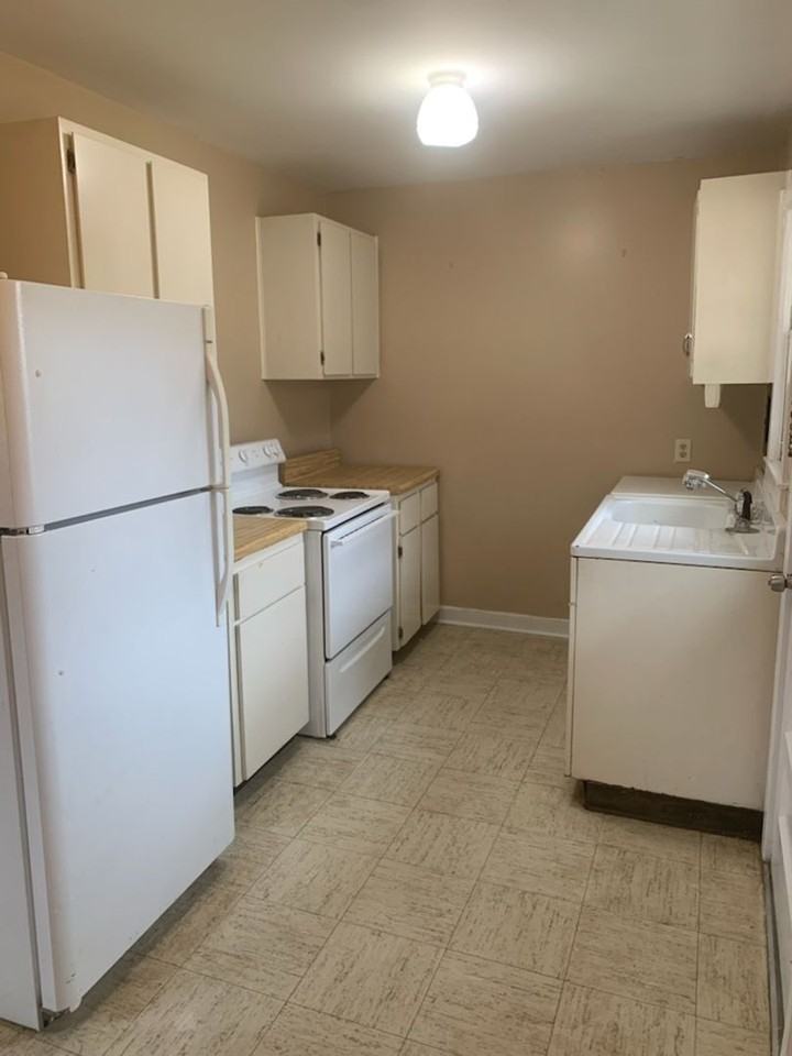 827 Olmstead Dr - Photo 6 of 10